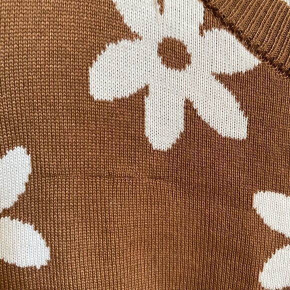 NWT Daisy Street Flower Tan Crop Cardigan Sweater Size Small - Picture 6 of 7